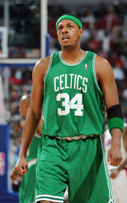 欧冠积分榜：阿森纳继续全胜领跑，拜仁3分之差位列第二（欧冠排名：阿森纳豪取连胜居首，拜仁落后3分暂列次席）