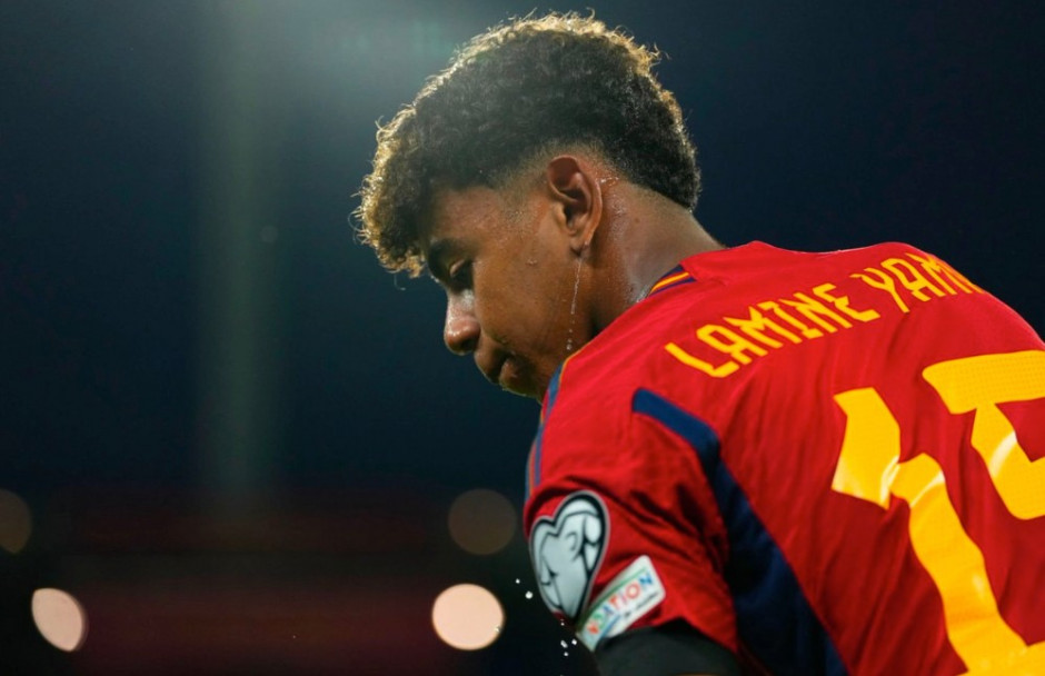 野性不可驾驭，美女球员莱曼晒大尺度艺术照（莱曼发布大胆艺术写真，野性魅力难以束缚）