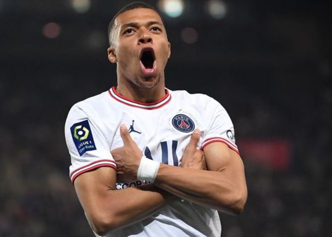 费迪南德：姆伯莫态度严谨且敬业，他能给曼联带来积极的影响