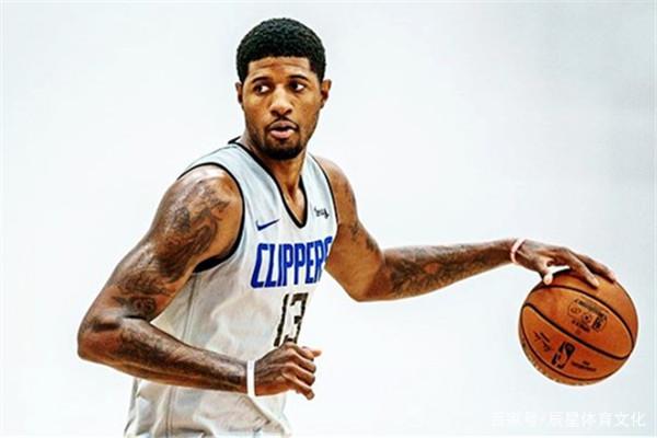 阿斯：赫伊森最近状态有所起伏，但阿隆索和皇马绝对信任他（阿斯：赫伊森近来状态波动，阿隆索与皇马对其信任不变）